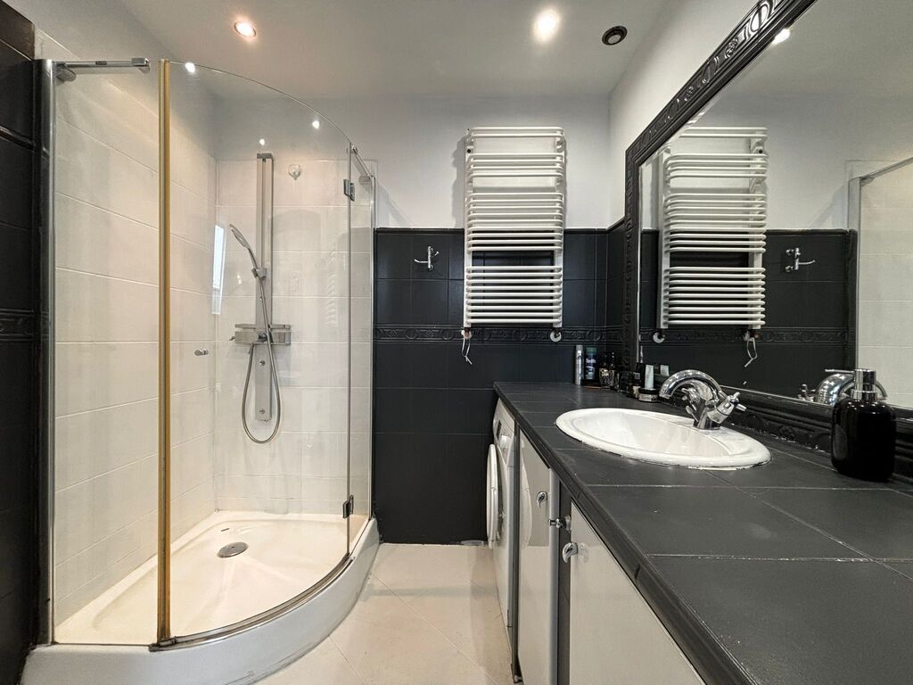 PRZESTRONNE MIESZKANIE DWUPOZIOMOWE, 104 m2 (2)