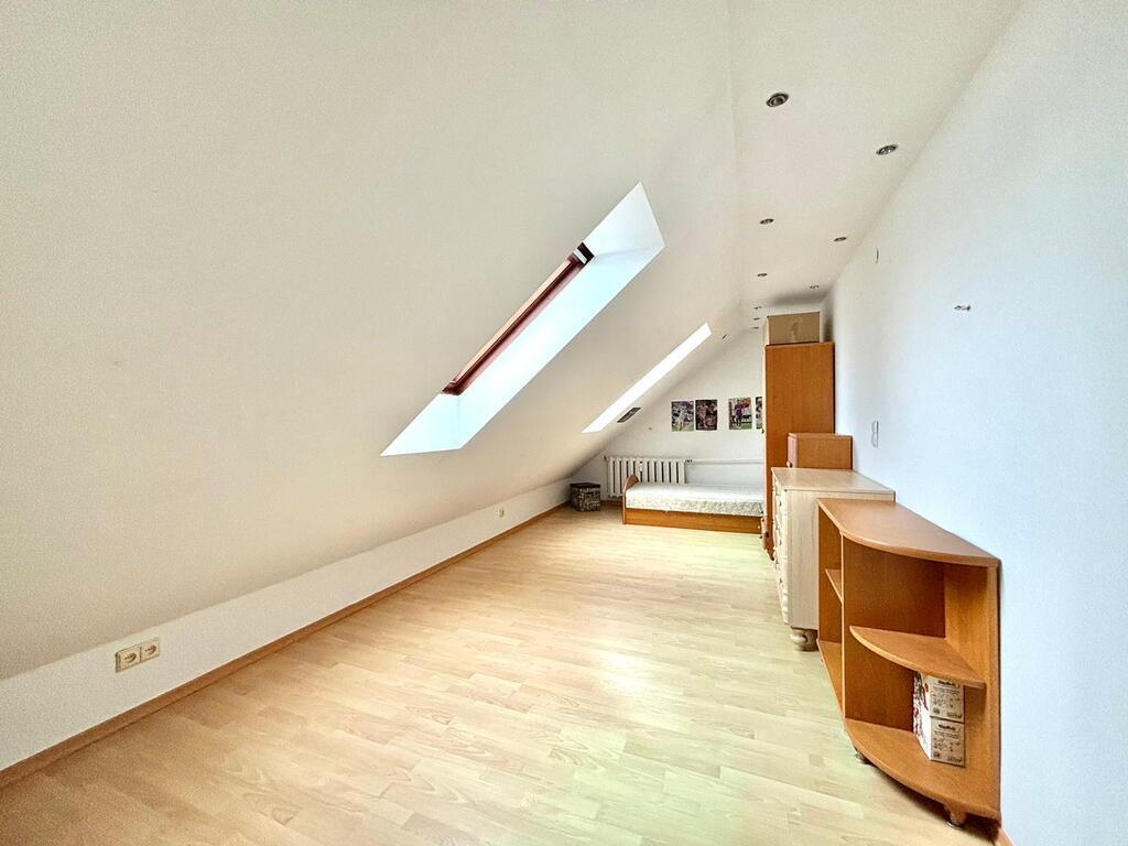 PRZESTRONNE MIESZKANIE DWUPOZIOMOWE, 104 m2 (10)