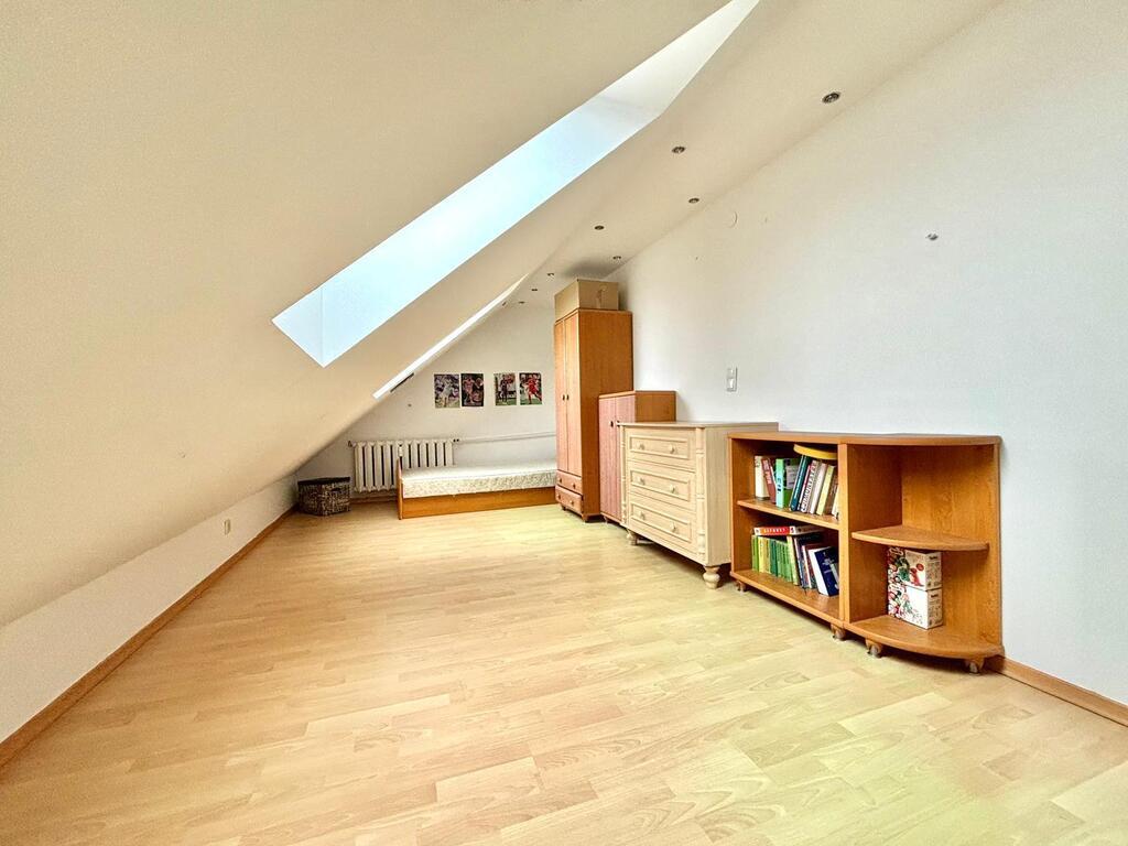 PRZESTRONNE MIESZKANIE DWUPOZIOMOWE, 104 m2 (11)