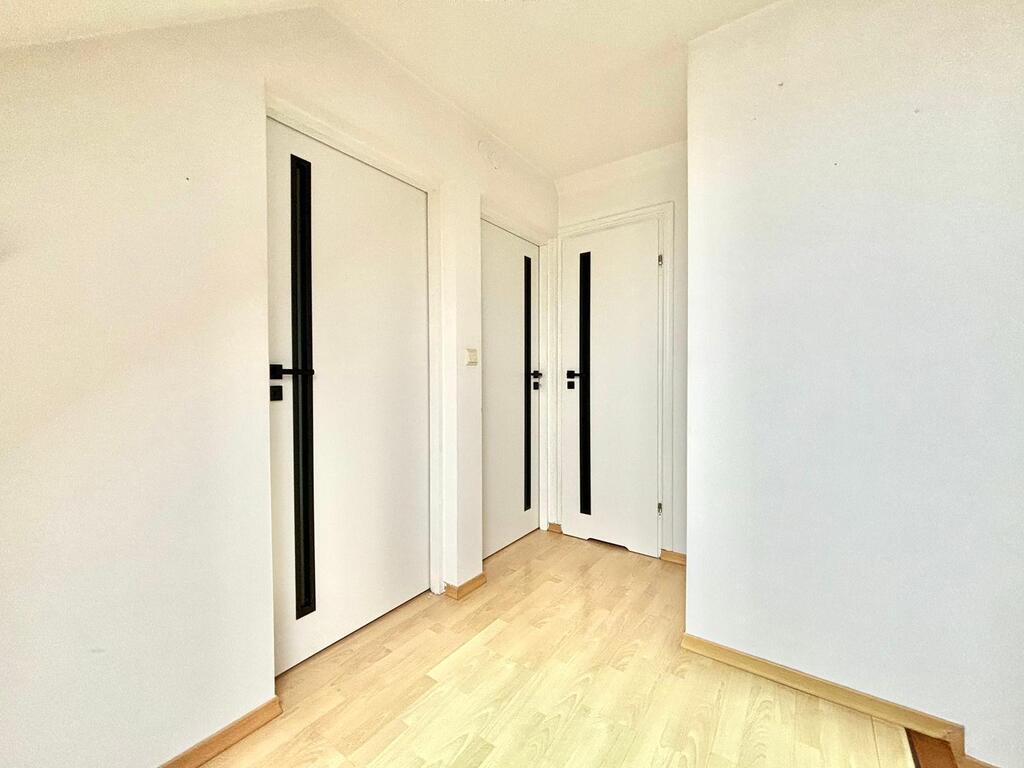 PRZESTRONNE MIESZKANIE DWUPOZIOMOWE, 104 m2 (6)