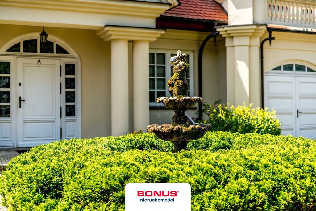 Niezwykły obiekt w stylu międzywojennym (5)