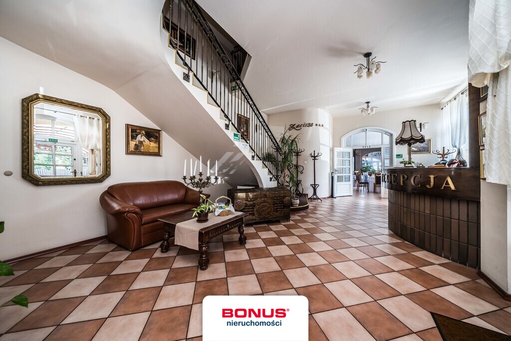 Restauracja w stylu międzywojennym (2)