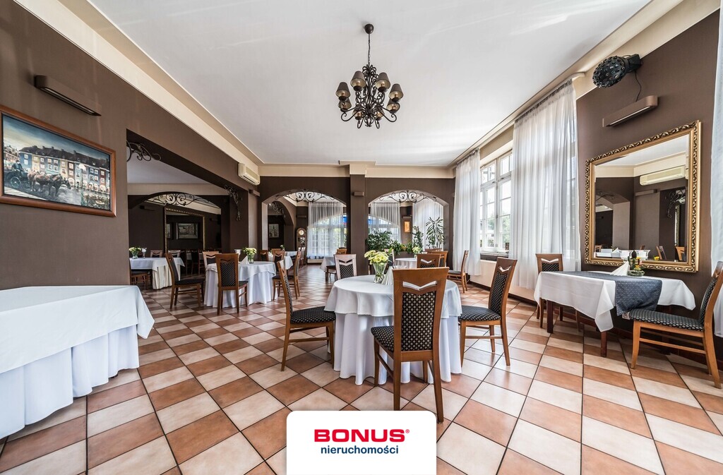 Restauracja w stylu międzywojennym (3)