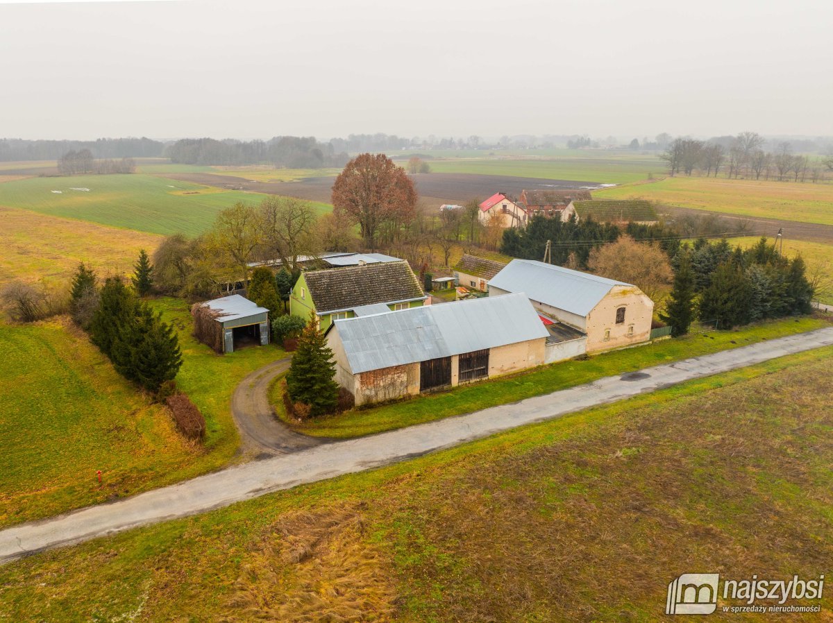 Orzesze - gospodarstwo rolne na skraju wsi (2)