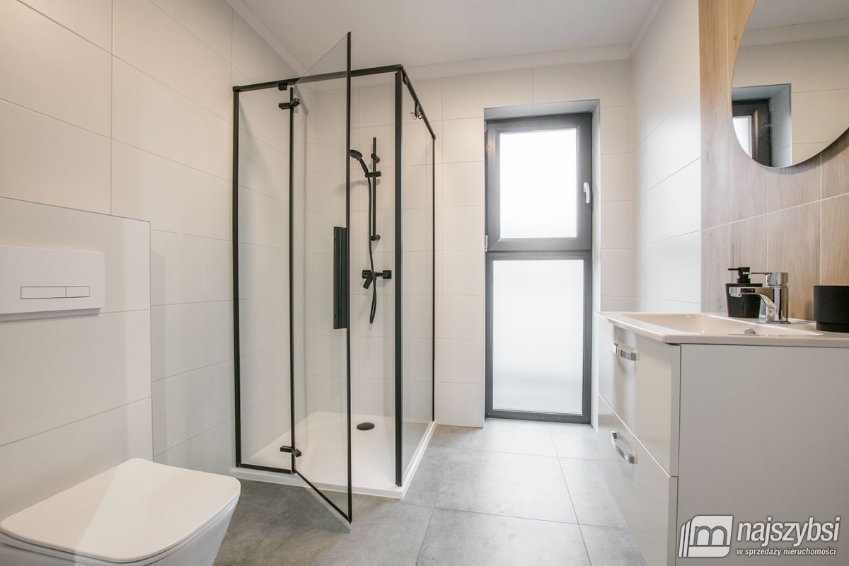 MIĘDZYWODZIE- DOCHODOWA WILLA - 3 APARTAMENTY (12)