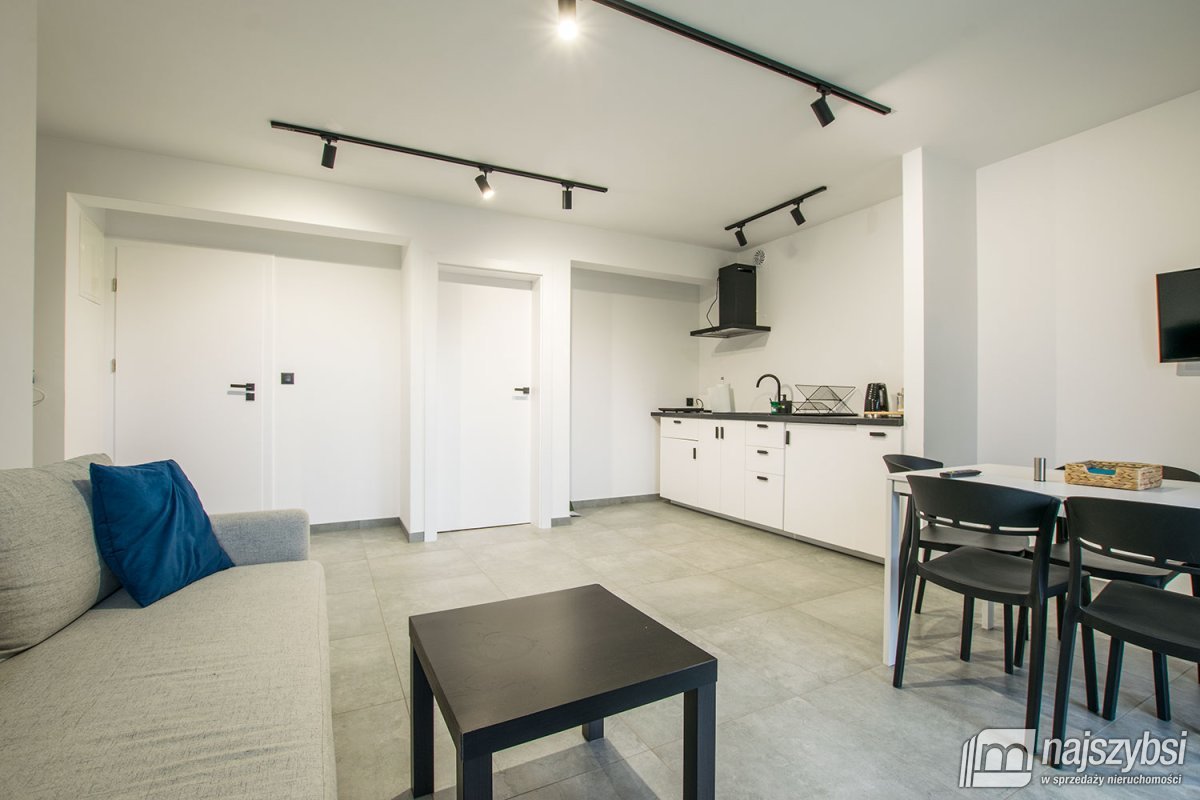 MIĘDZYWODZIE- DOCHODOWA WILLA - 3 APARTAMENTY (15)