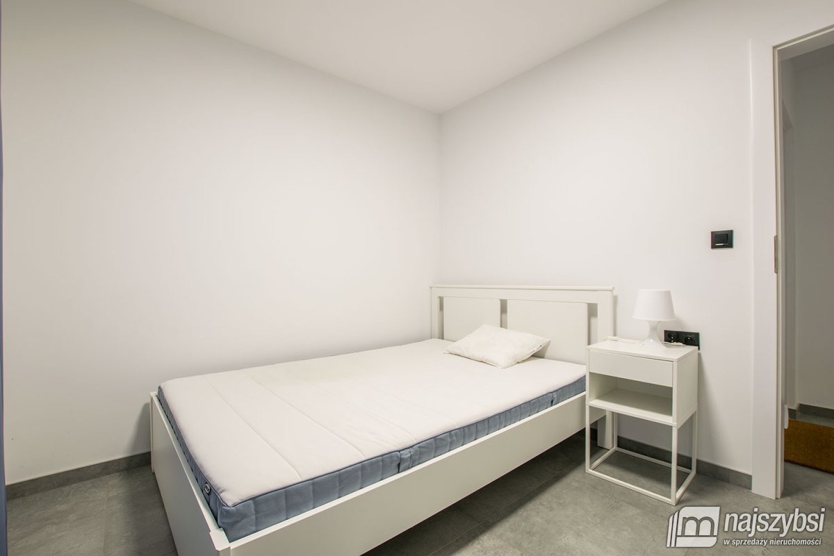 MIĘDZYWODZIE- DOCHODOWA WILLA - 3 APARTAMENTY (18)