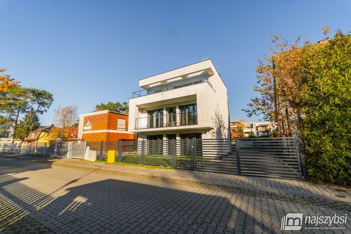 MIĘDZYWODZIE- DOCHODOWA WILLA - 3 APARTAMENTY (2)