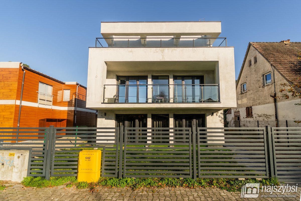 MIĘDZYWODZIE- DOCHODOWA WILLA - 3 APARTAMENTY (6)