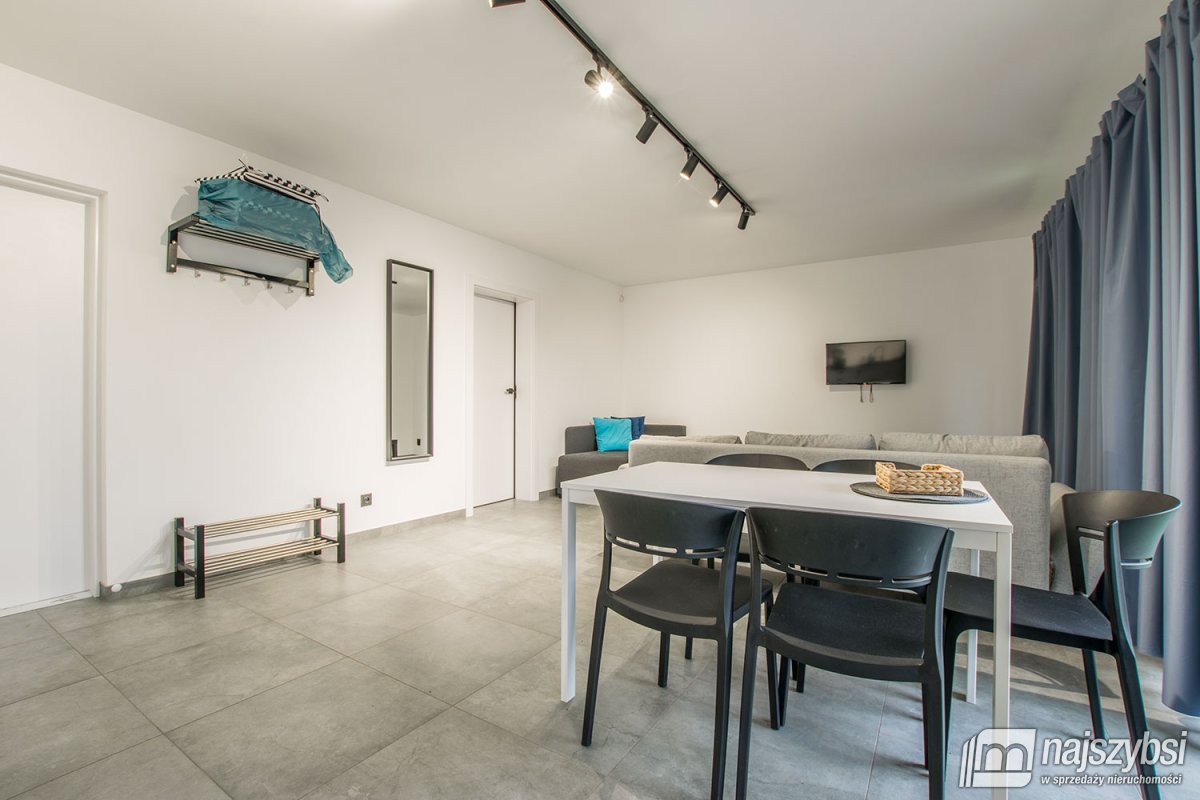 MIĘDZYWODZIE- DOCHODOWA WILLA - 3 APARTAMENTY (9)