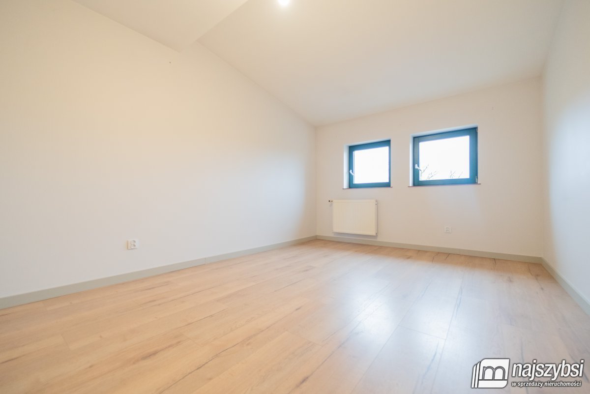 Goleniów - mieszkanie w centrum, adaptacja 2000r. (15)