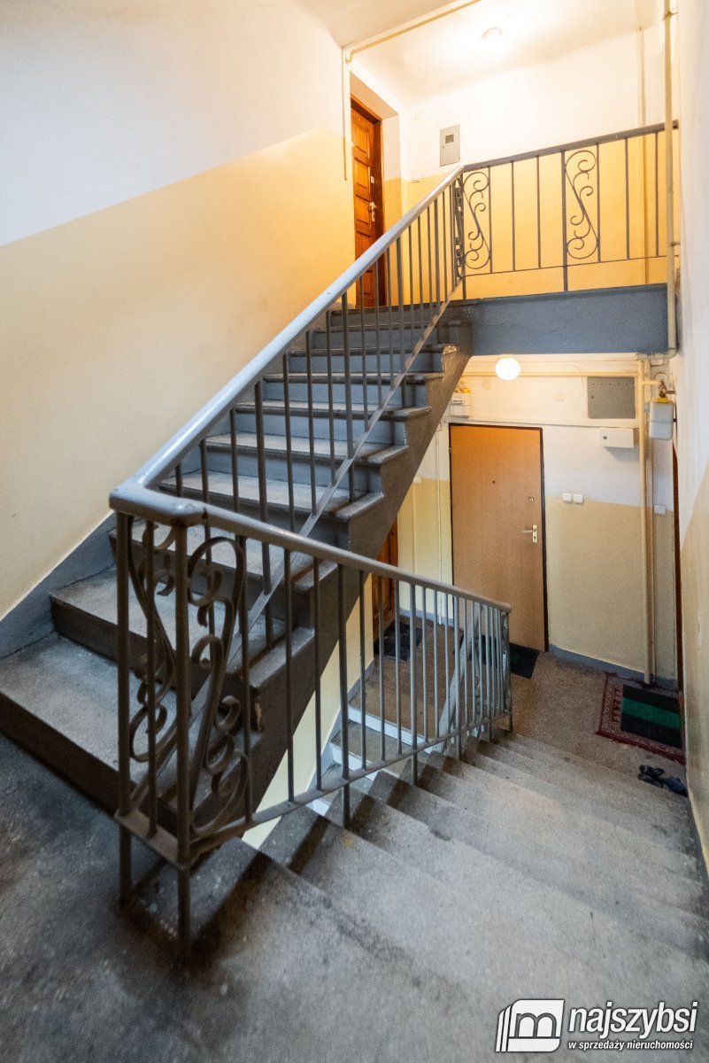 Goleniów - mieszkanie w centrum, adaptacja 2000r. (21)