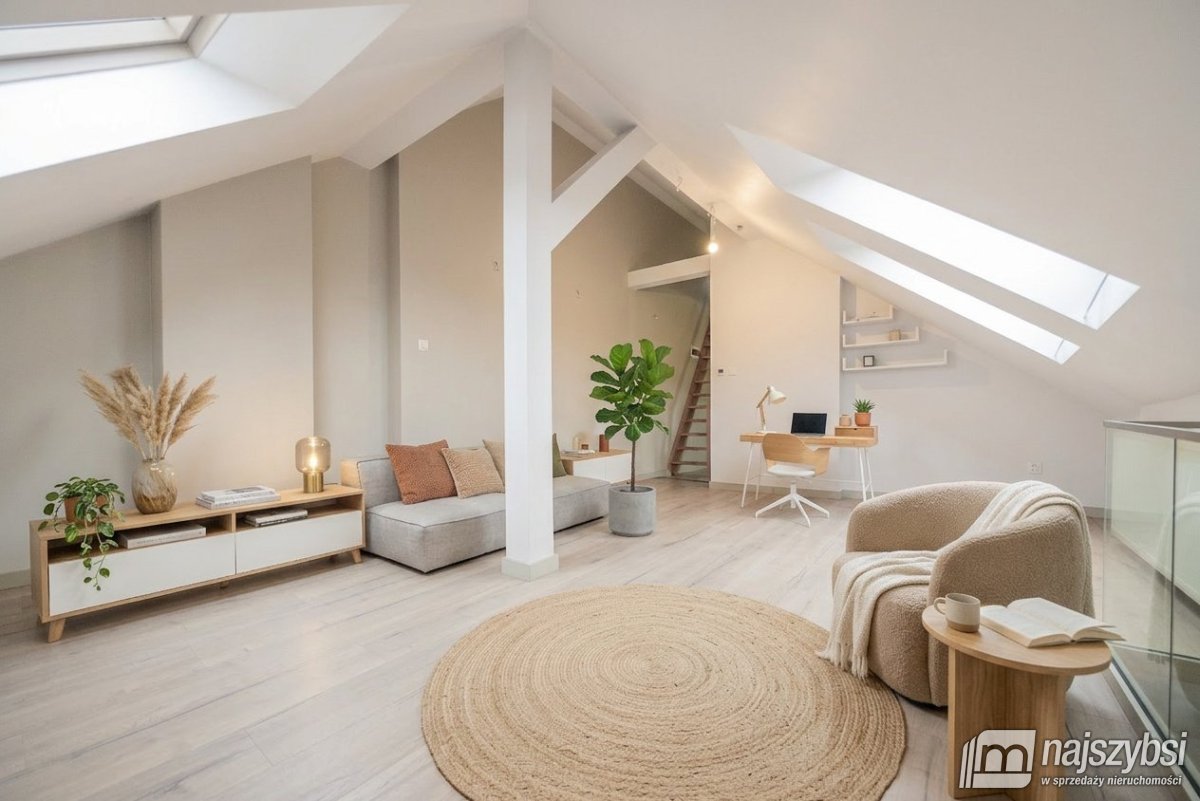 Goleniów - mieszkanie w centrum, adaptacja 2000r. (25)