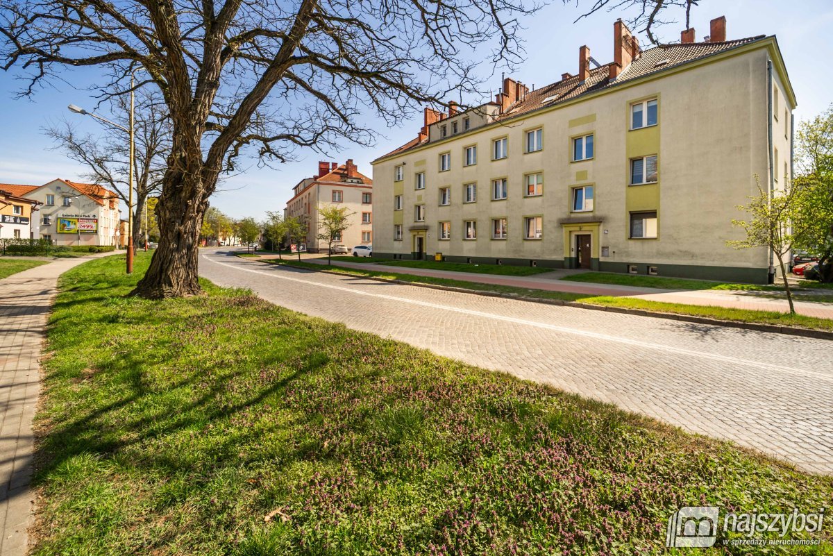 Goleniów - mieszkanie w centrum, adaptacja 2000r. (3)