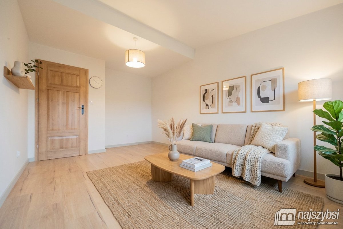 Goleniów - mieszkanie w centrum, adaptacja 2000r. (30)