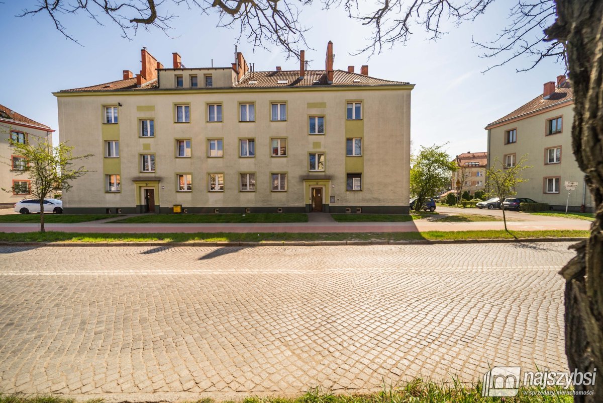 Goleniów - mieszkanie w centrum, adaptacja 2000r. (4)