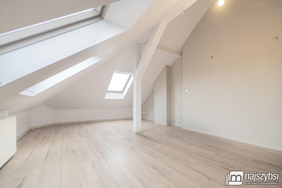 Goleniów - mieszkanie w centrum, adaptacja 2000r. (7)