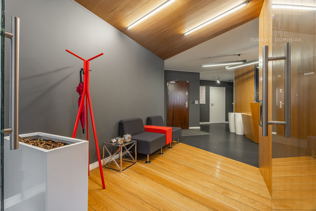 Nowocześnie urządzone biuro po kancelarii prawnej (2)