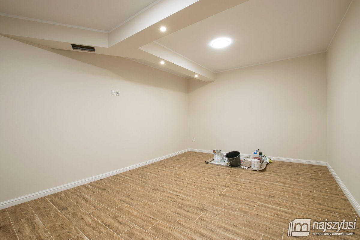 Świnoujście-piękny wykończony niemieszkalny lokal  (10)