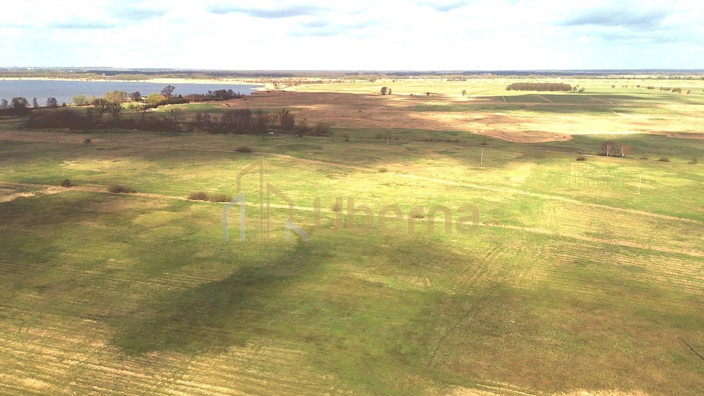 Działka rolna niezabudowana nad jeziorem (3)