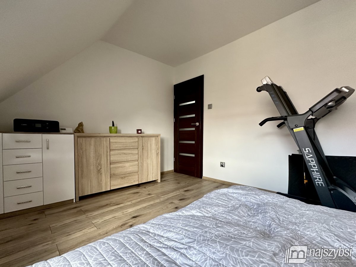 Świnoujście - rozkładowe 3-pokojowe mieszkanie  (22)