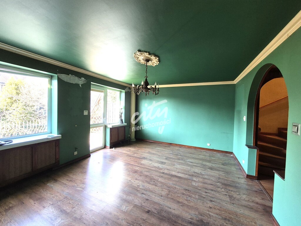 Szeregowiec w spokojnej lokalizacji, 7 pokoi+garaż (4)