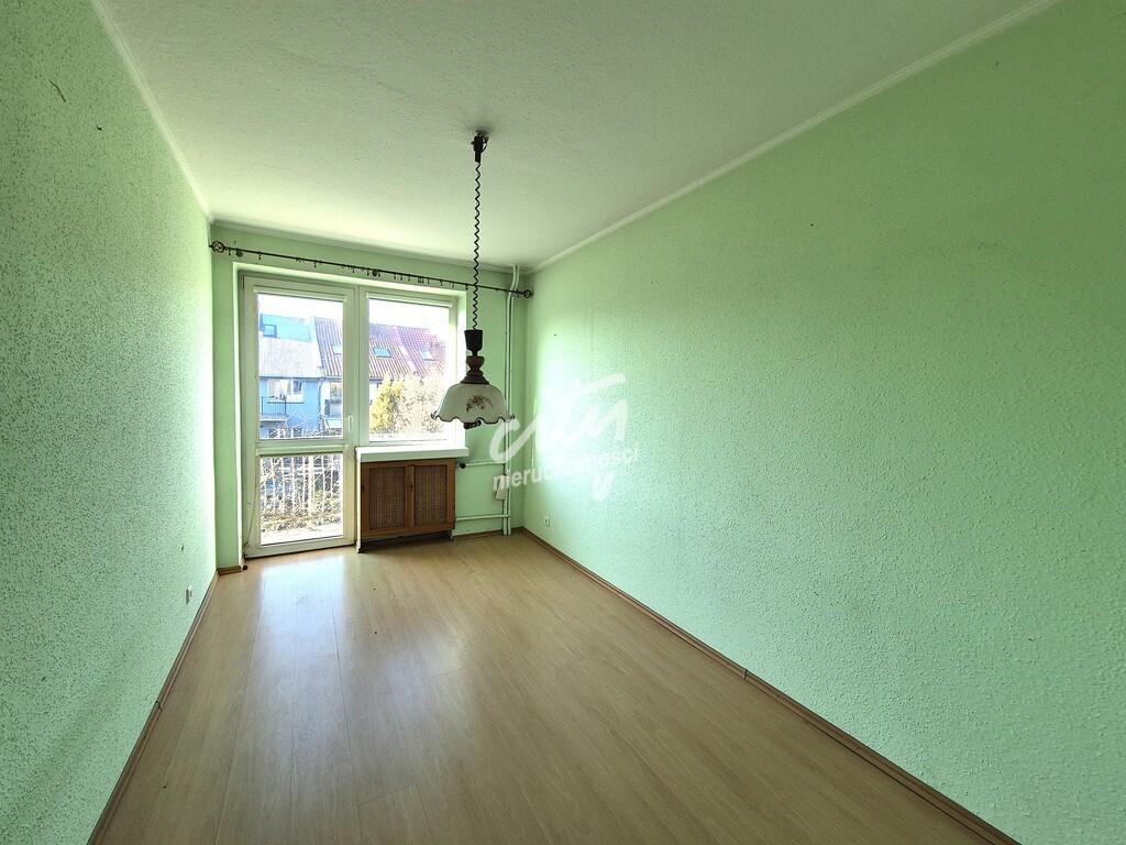 Szeregowiec w spokojnej lokalizacji, 7 pokoi+garaż (7)