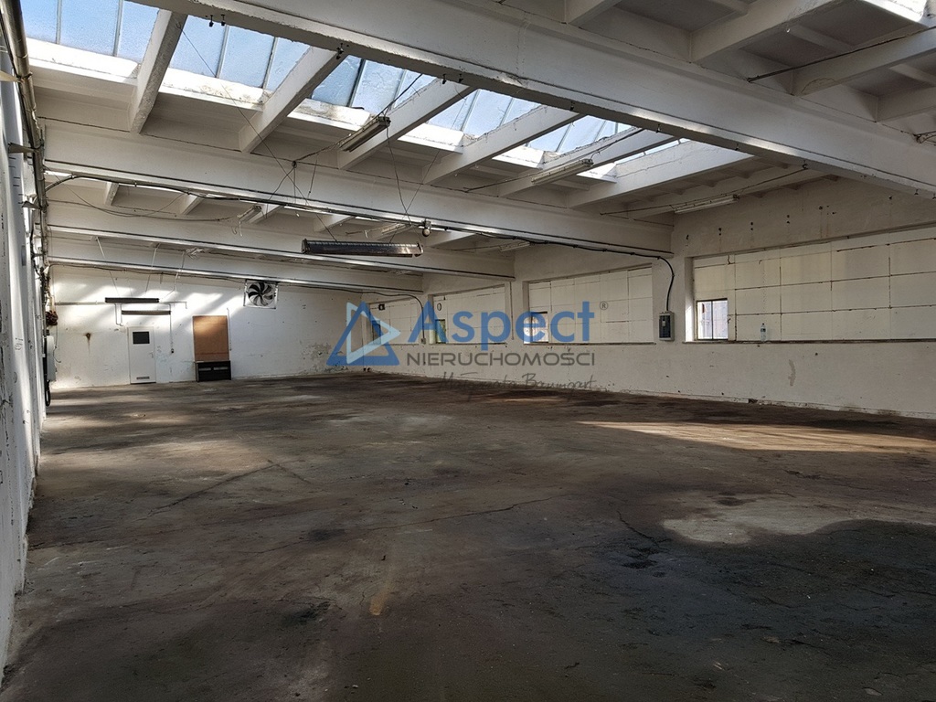 Wynajem - Pomorzany, hala 500 m2, z biurami (2)