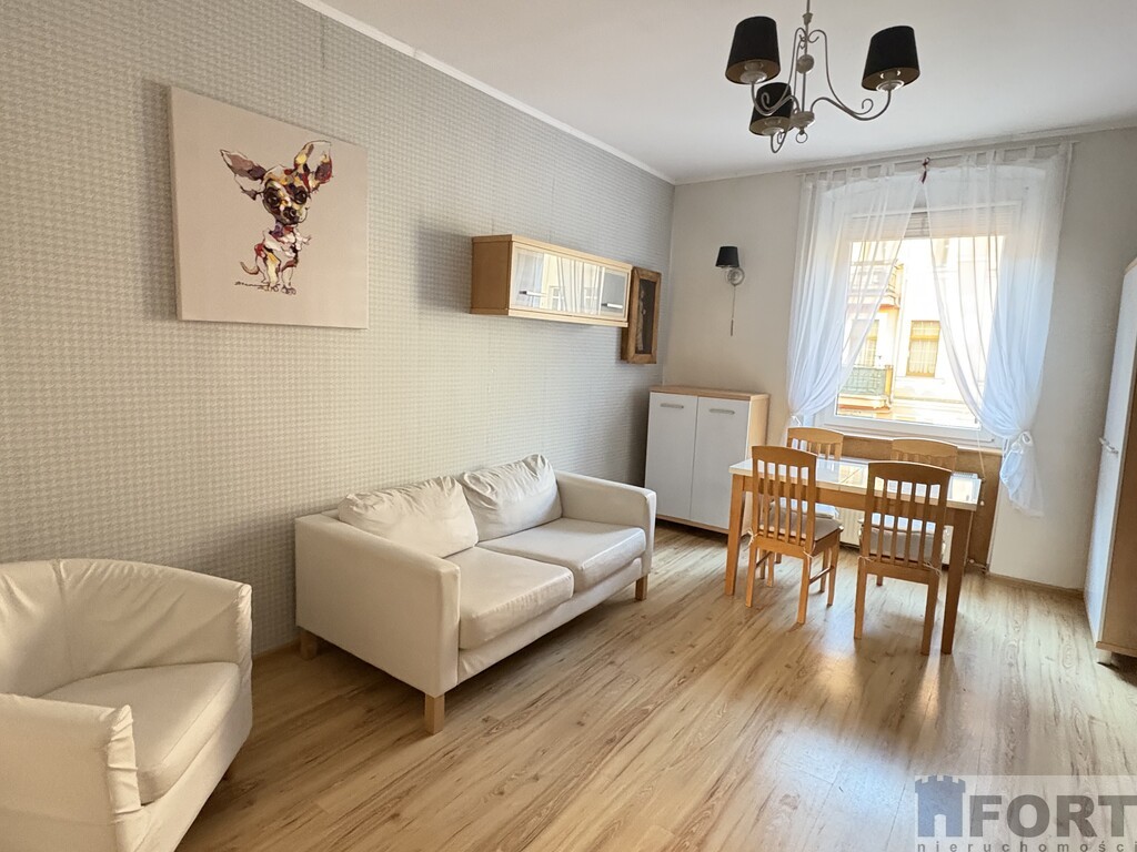 * Centrum*3 pok.*miejsce post.*bez prowizji (5)