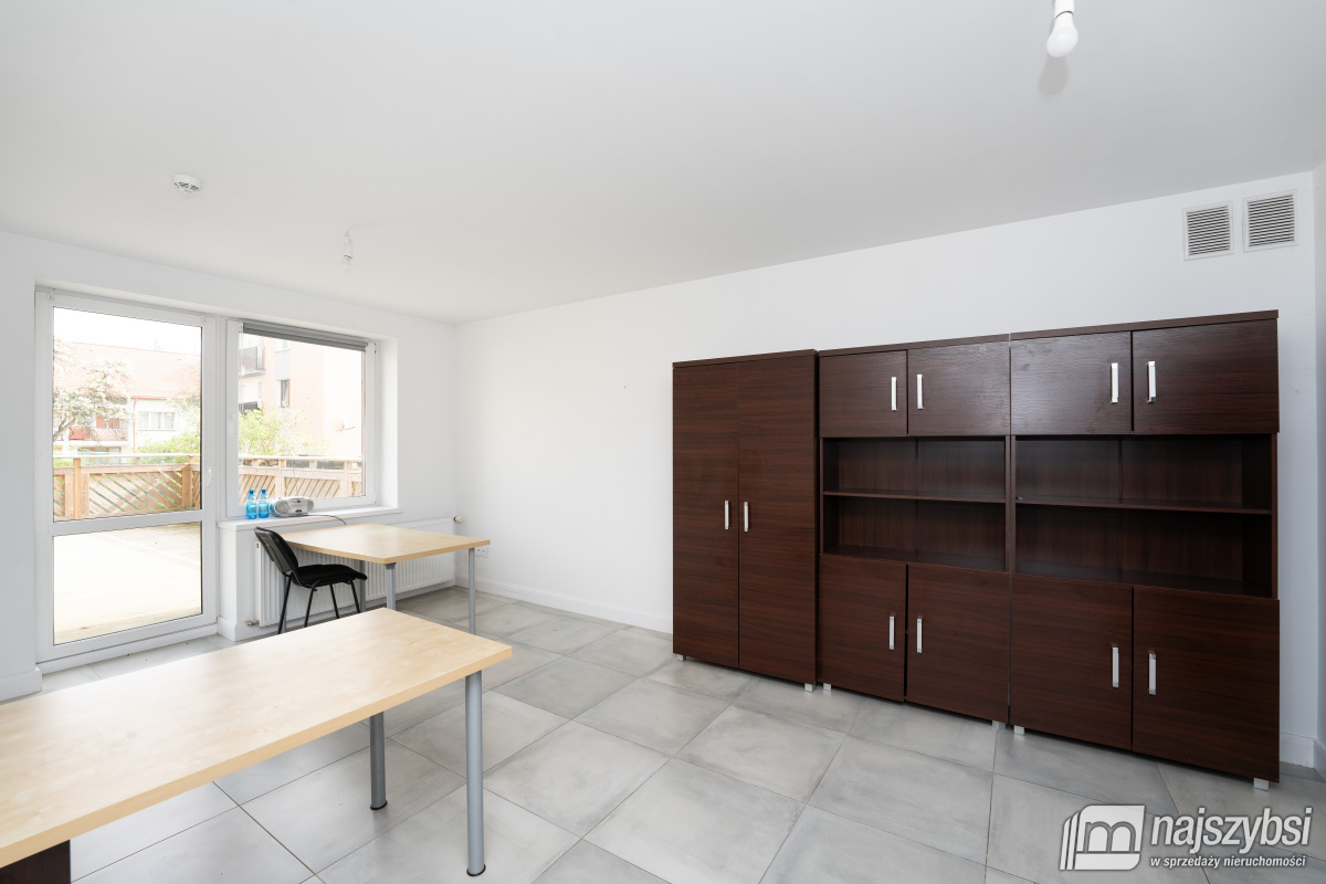 Trzebiatów - centrum - lokale do wynajęcia  (12)