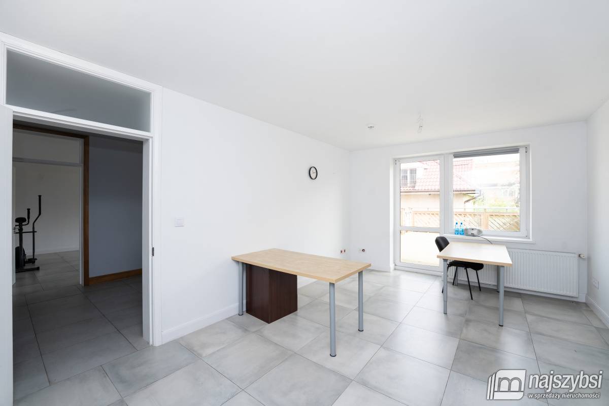 Trzebiatów - centrum - lokale do wynajęcia  (13)