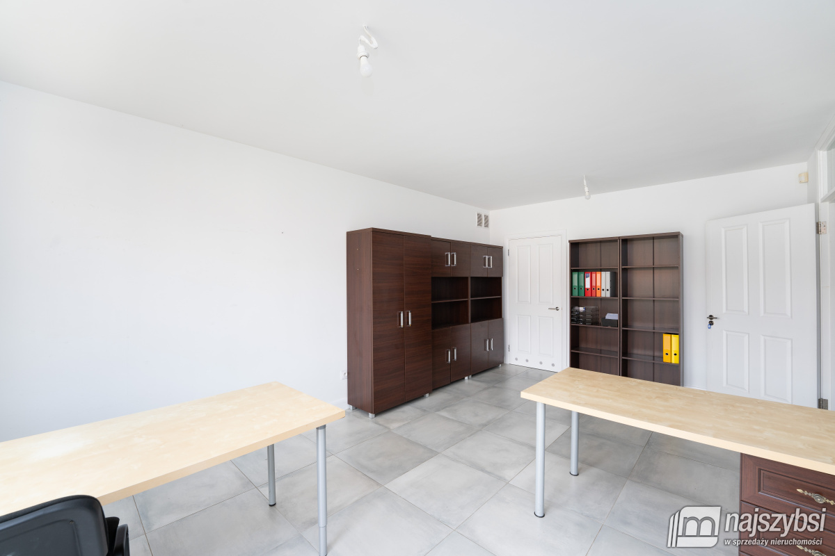 Trzebiatów - centrum - lokale do wynajęcia  (14)