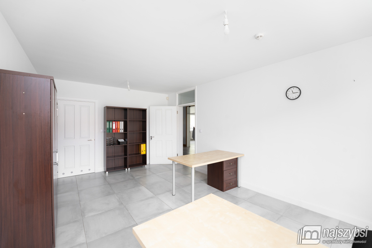 Trzebiatów - centrum - lokale do wynajęcia  (15)