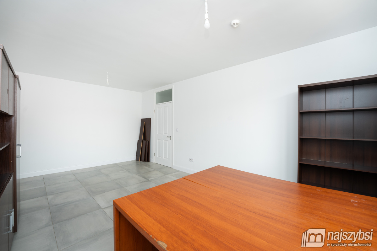 Trzebiatów - centrum - lokale do wynajęcia  (18)