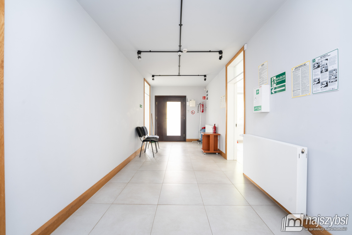 Trzebiatów - centrum - lokale do wynajęcia  (2)