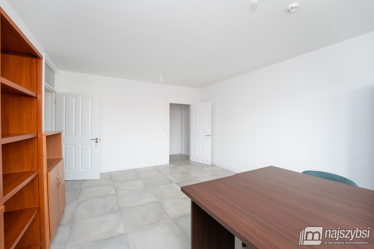 Trzebiatów - centrum - lokale do wynajęcia  (22)