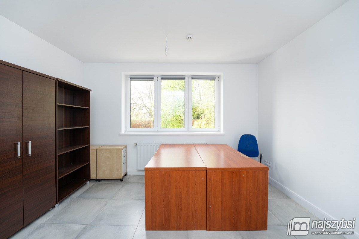 Trzebiatów - centrum - lokale do wynajęcia  (24)