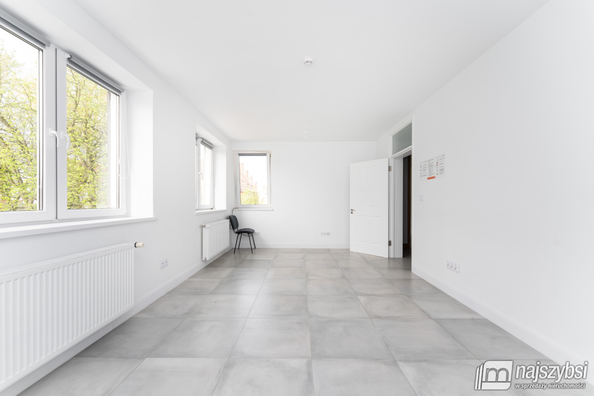 Trzebiatów - centrum - lokale do wynajęcia  (29)