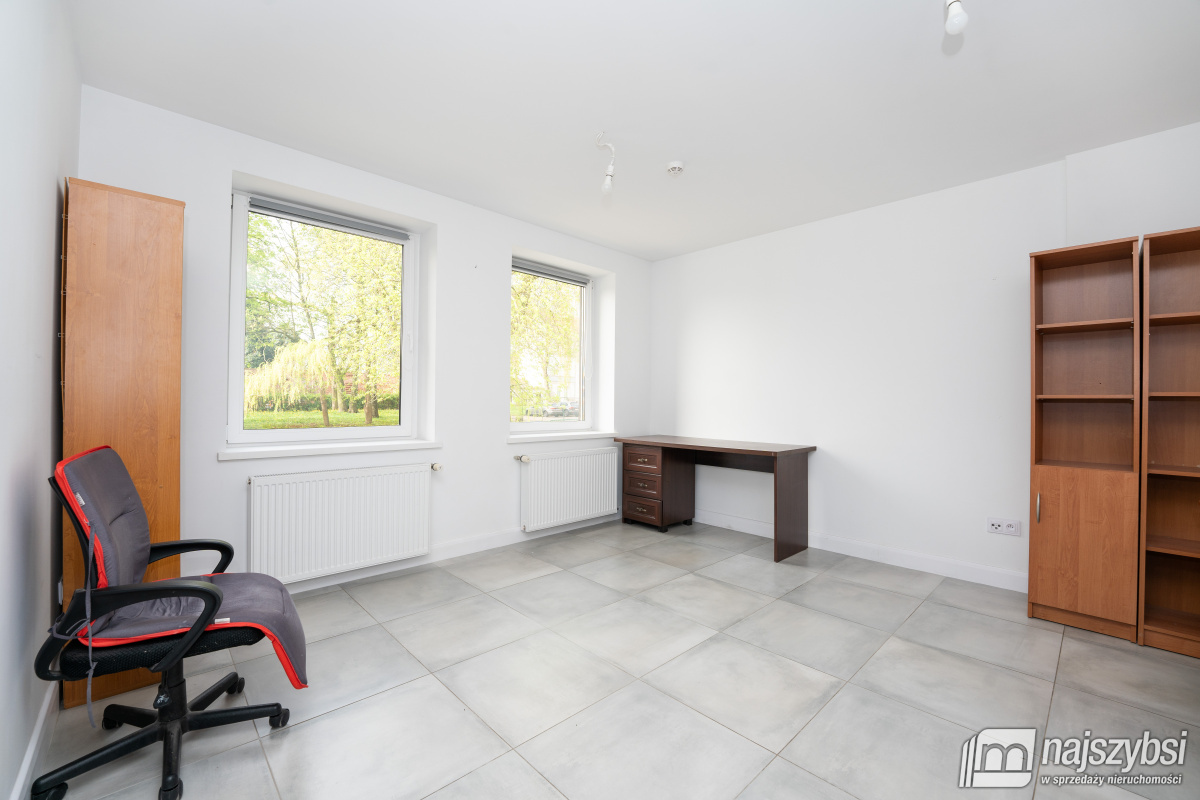 Trzebiatów - centrum - lokale do wynajęcia  (3)