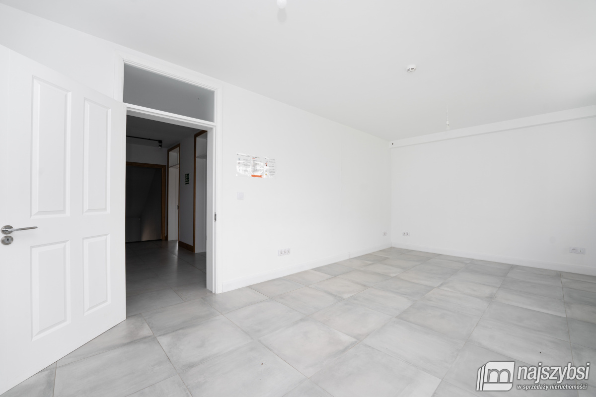 Trzebiatów - centrum - lokale do wynajęcia  (30)