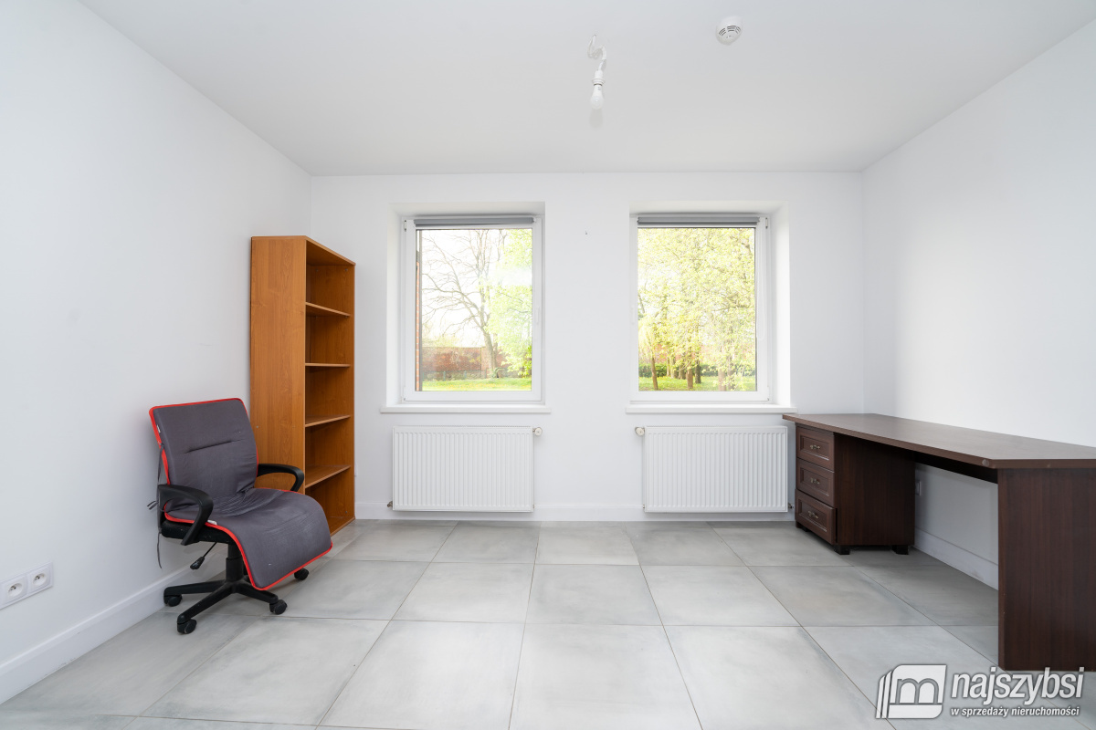 Trzebiatów - centrum - lokale do wynajęcia  (5)