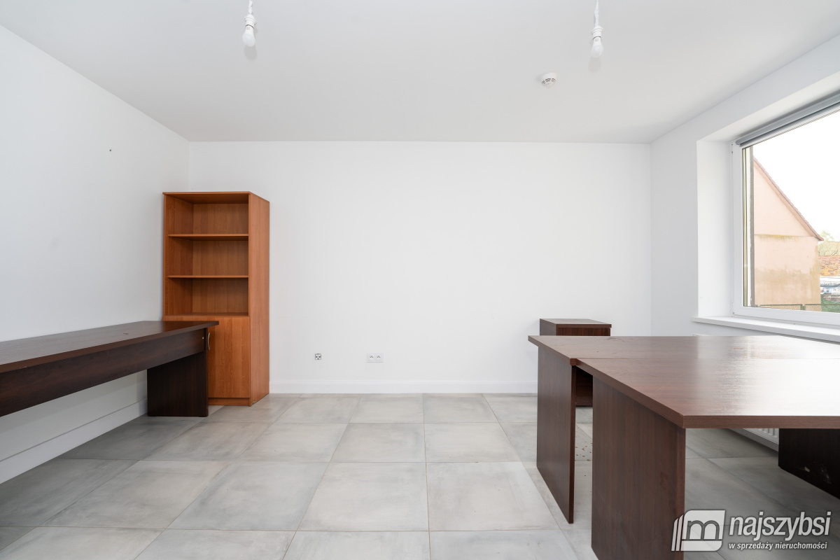 Trzebiatów - centrum - lokale do wynajęcia  (6)