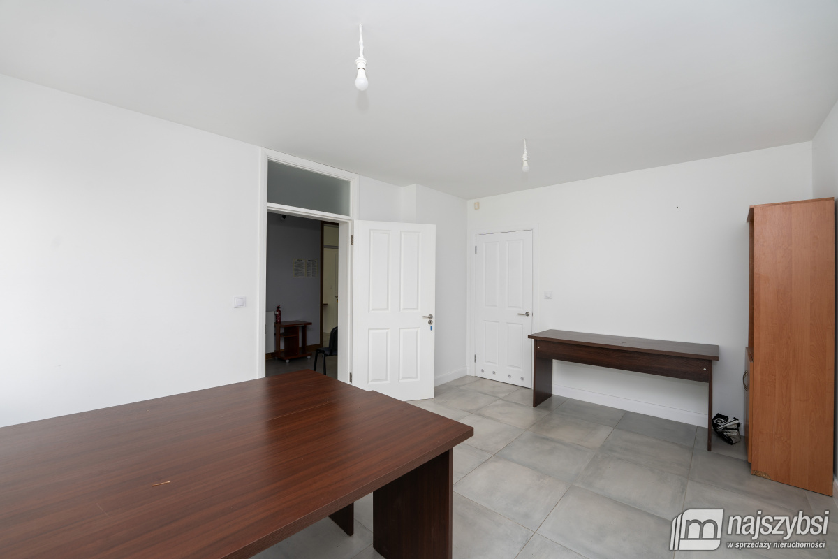 Trzebiatów - centrum - lokale do wynajęcia  (8)