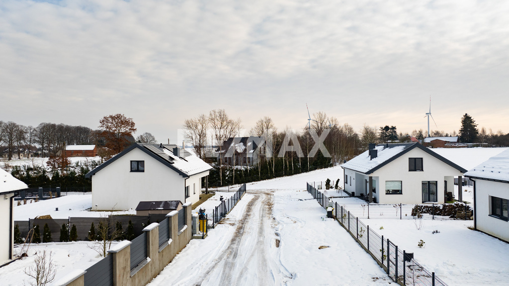 Malowniczy dom z ogrodem w Nieżynie na sprzedaż (24)