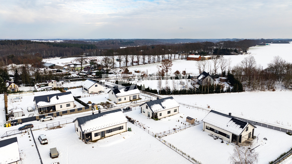 Malowniczy dom z ogrodem w Nieżynie na sprzedaż (28)