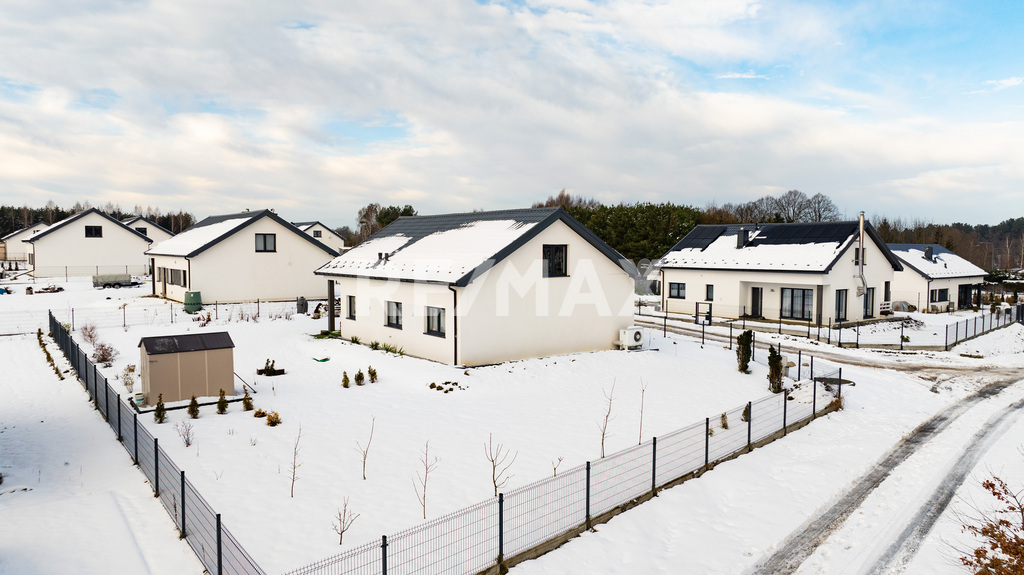 Malowniczy dom z ogrodem w Nieżynie na sprzedaż (22)