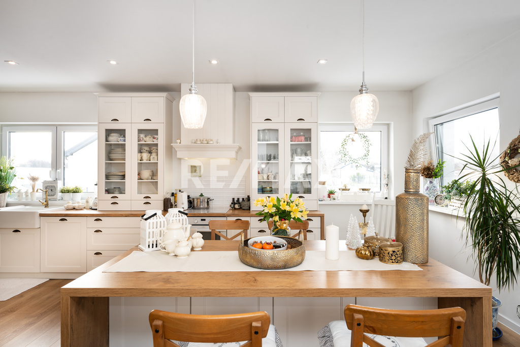 Malowniczy dom z ogrodem w Nieżynie na sprzedaż (3)