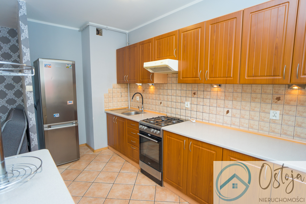 Duża kawalerka z balkonem, wysoki parter, garaż (6)