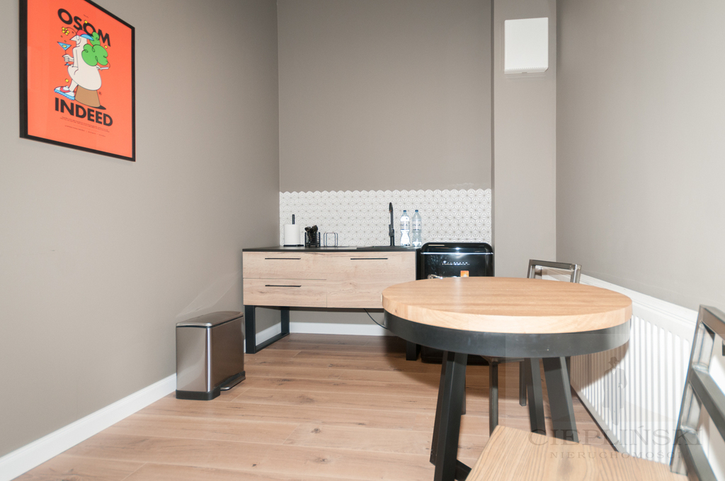 powierzchnia na biuro, treningi, itp (7)