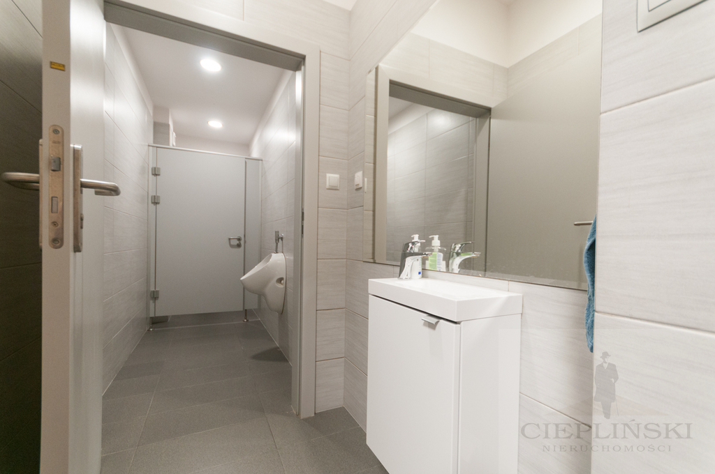 powierzchnia na biuro, treningi, itp (8)